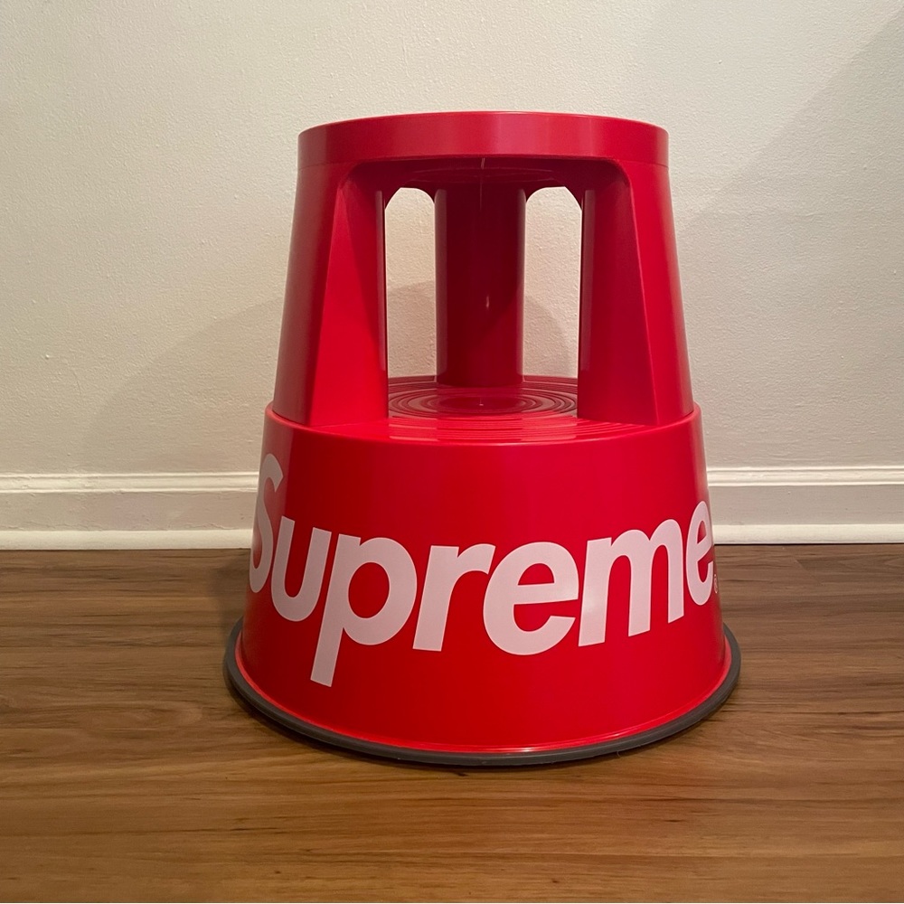 Red Supreme Wedo Step Stool - Used - Authenticated
